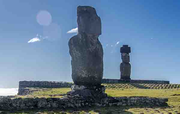 142 - Chile - isla de Rapa Nui o Pascua - Tahai - Ahu Vai Uri y Ahu Ko Te Riku